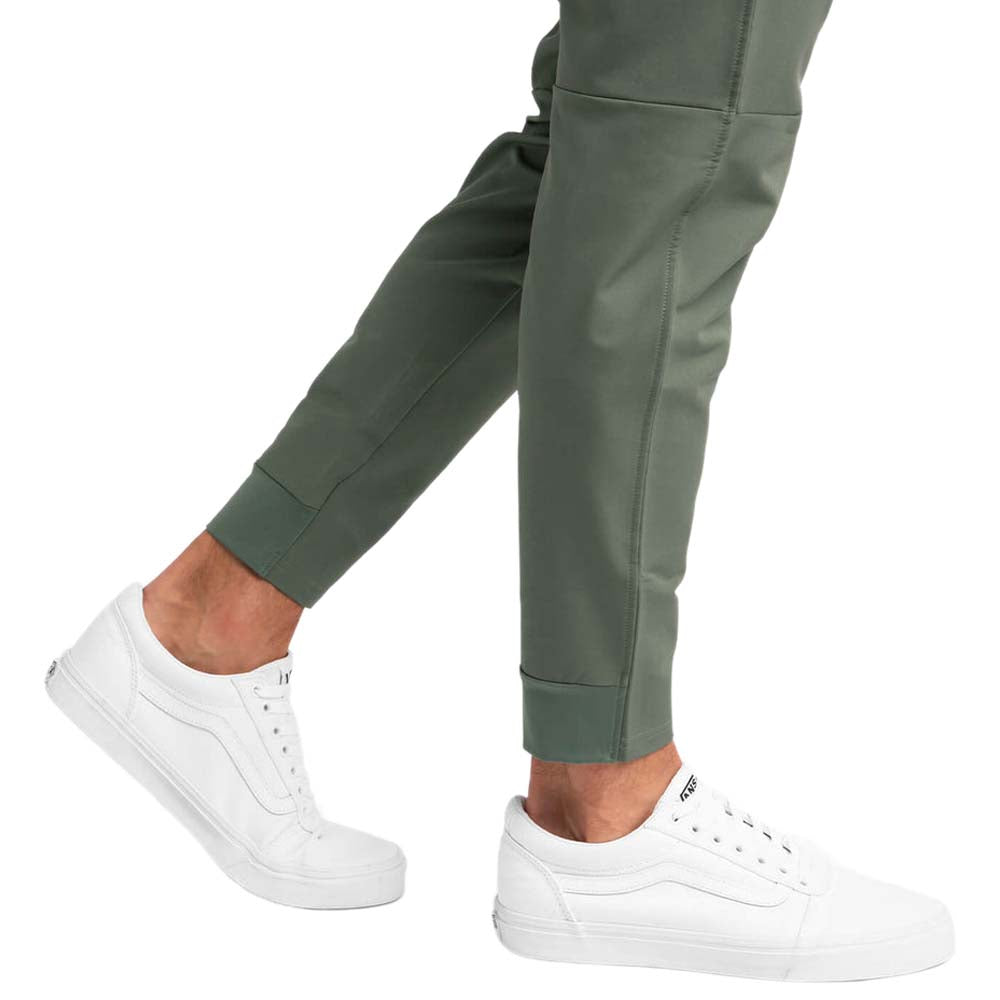 UNRL Men's Sage Performance Pant