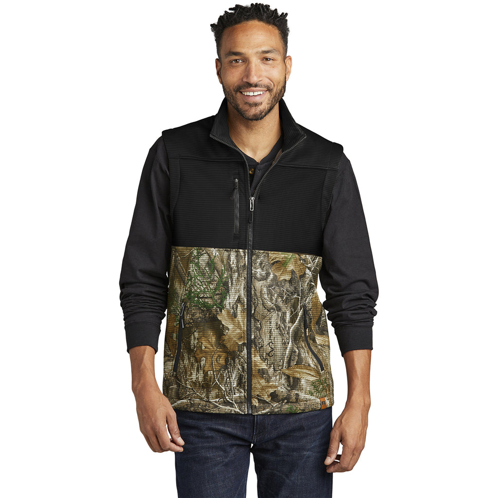 Russell Outdoors Men's Deep Black/ Realtree Edge Realtree Atlas Colorblock Soft Shell Vest